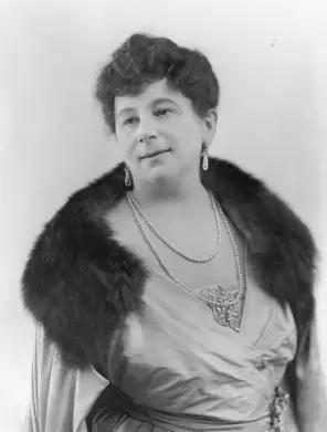 Photograph of fairy tale author Baroness Orczy by unknown photographer from the National Portrait Gallery, 1920. 